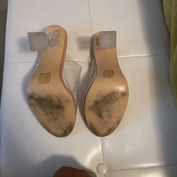 Heels - Picture 4 of 4